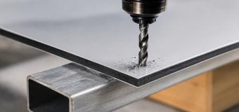 Screwing aluminium composite panels: screws, hole spacing and substrates