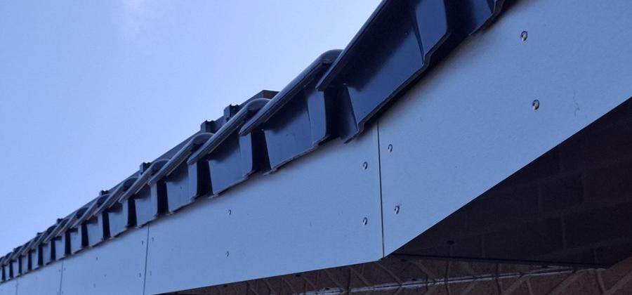 Clad the roof edge yourself – guide with aluminium composite panels