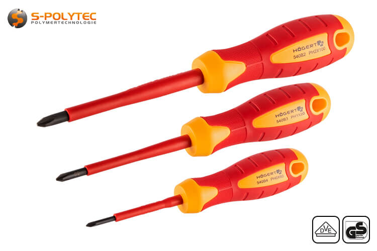 The set contains three insulated Phillips screwdrivers in sizes PH0, PH1 and PH2