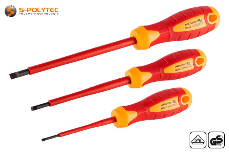 The set contains three insulated slotted screwdrivers in the sizes 2.5mm, 4mm and 5.5mm	