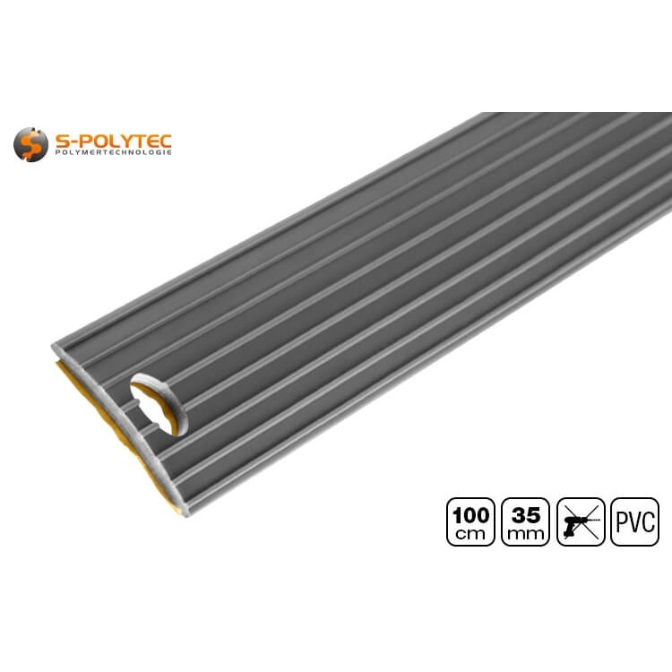 The coarse grooves of the self-adhesive PVC profiles offer very good protection against slipping