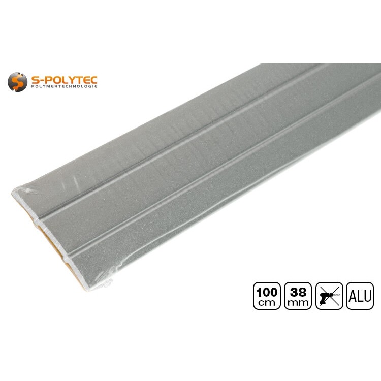 The self-adhesive backing on both sides ensures a secure hold on all common indoor floor coverings