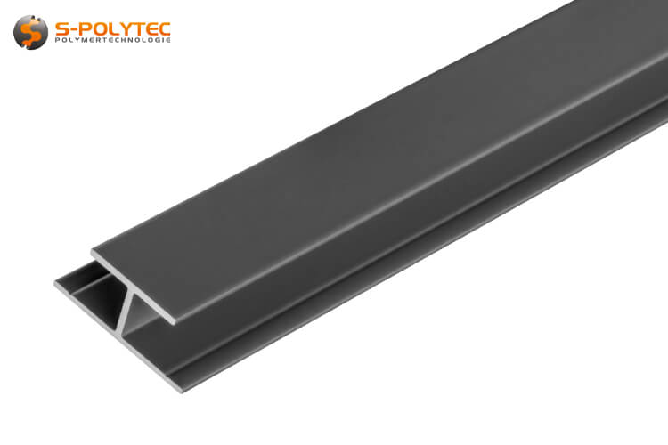The powder-coated connecting profiles in anthracite grey are suitable for panels with a thickness of 3mm, 6mm or 8mm, depending on the version