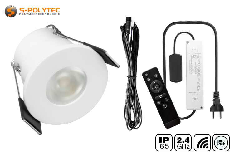 The 12V outdoor LED lighting in cool white (6000 Kelvin) is available as a set with 4, 6, 8 or 12 spots