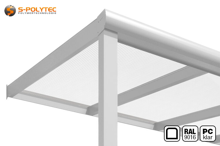 Terrace roof in RAL9016 (traffic white) with rounded aluminum profiles and polycarbonate double-skin sheets in transparent
