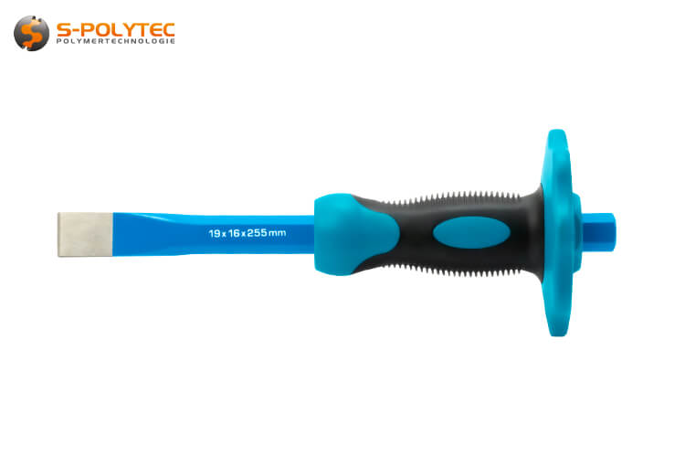 The ergonomic handle with hand guard protects against injuries and bruises in case of mis-hits