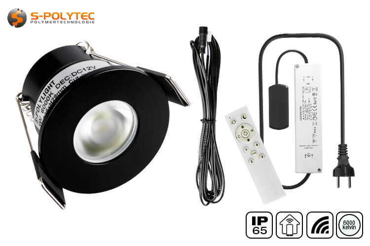 The set includes black LEDs with cool white light, a SmartHome controller and all cables
