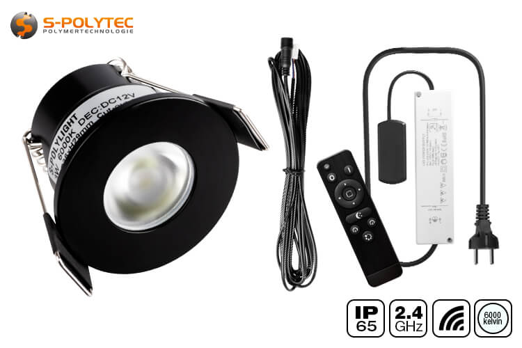 The 12V outdoor LED lighting in cool white (6000 Kelvin) is available as a set of 4 to 12 spots