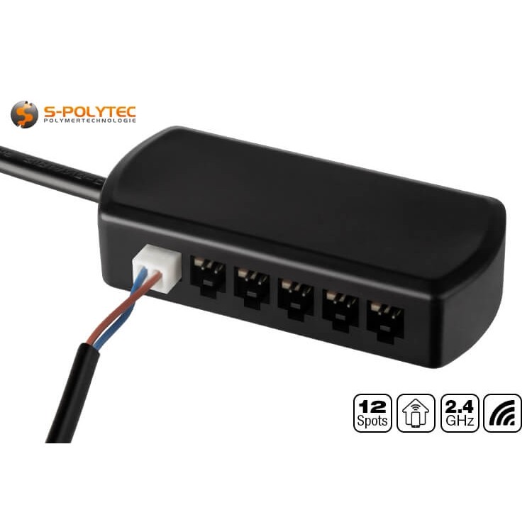 The hub is used to connect 4 to 12 DR-SP3W LED spots simultaneously