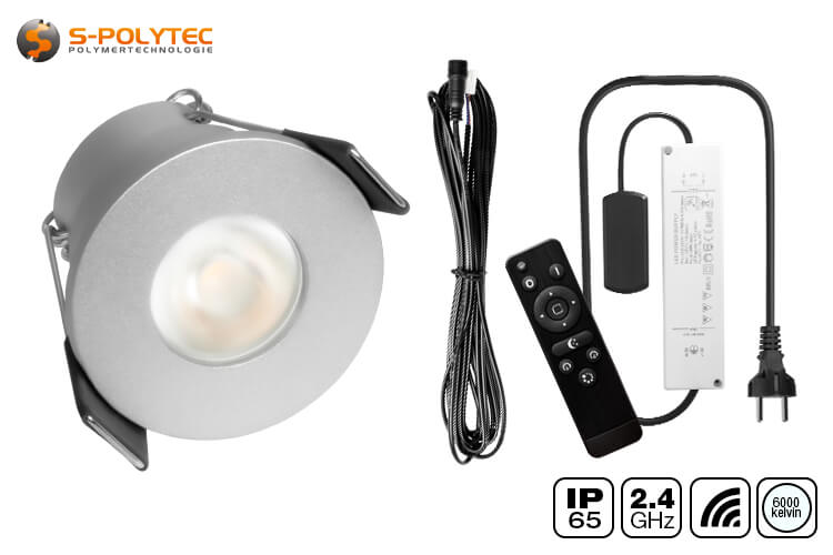 The 12V outdoor LED lighting in cool white (6000 Kelvin) is available as a complete set with 4, 6, 8, 10 or 12 spots