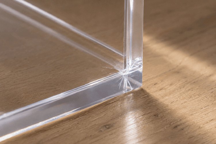 Stress crack at an acrylic corner bonded under tension