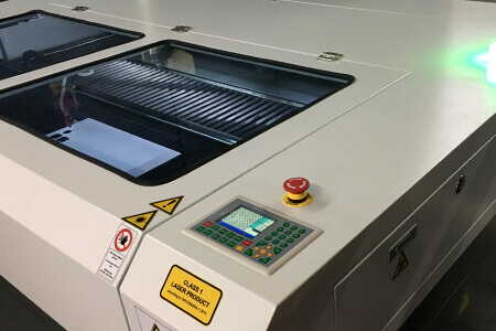 The control unit of our new laser at Laerzuschnitt in operation